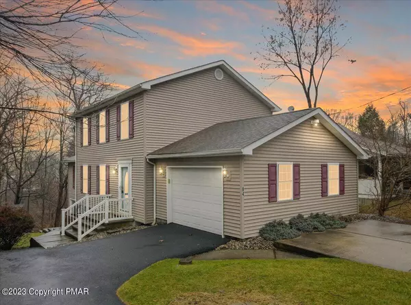 84 Oak ST, Delaware Water Gap, PA 18327