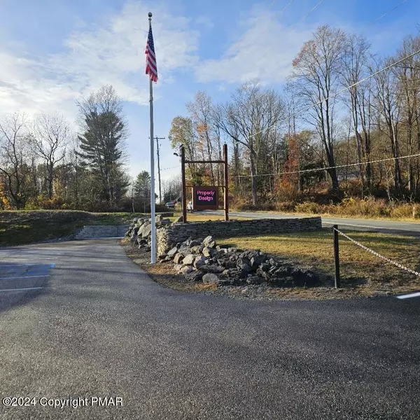 220 Silver Lake RD, Dingmans Ferry, PA 18328