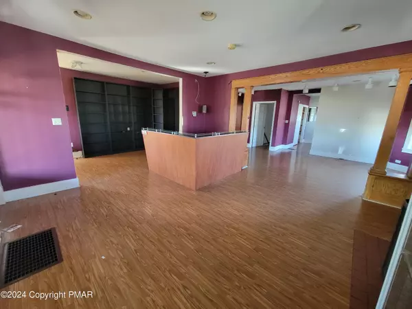 Easton, PA 18045,4003 William Penn HWY