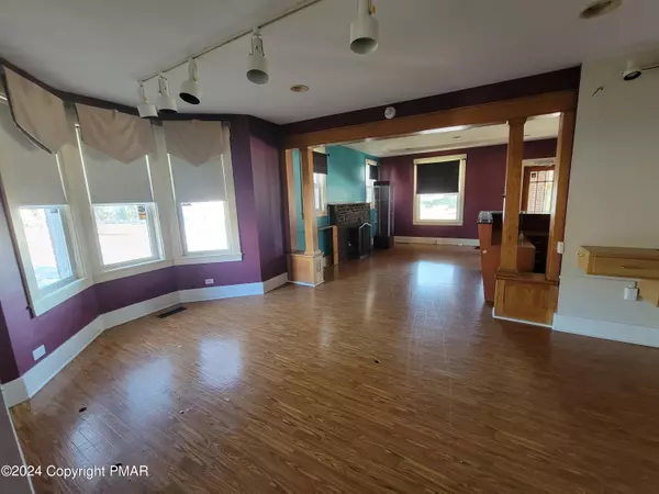 Easton, PA 18045,4003 William Penn HWY