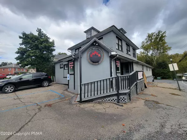 Bangor, PA 18013,6618 S Delaware DR