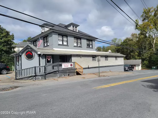 Bangor, PA 18013,6618 S Delaware DR