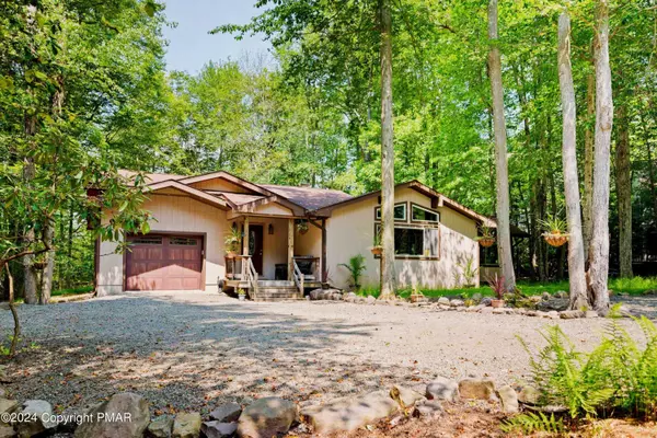 127 Winding Hill RD, Pocono Pines, PA 18350