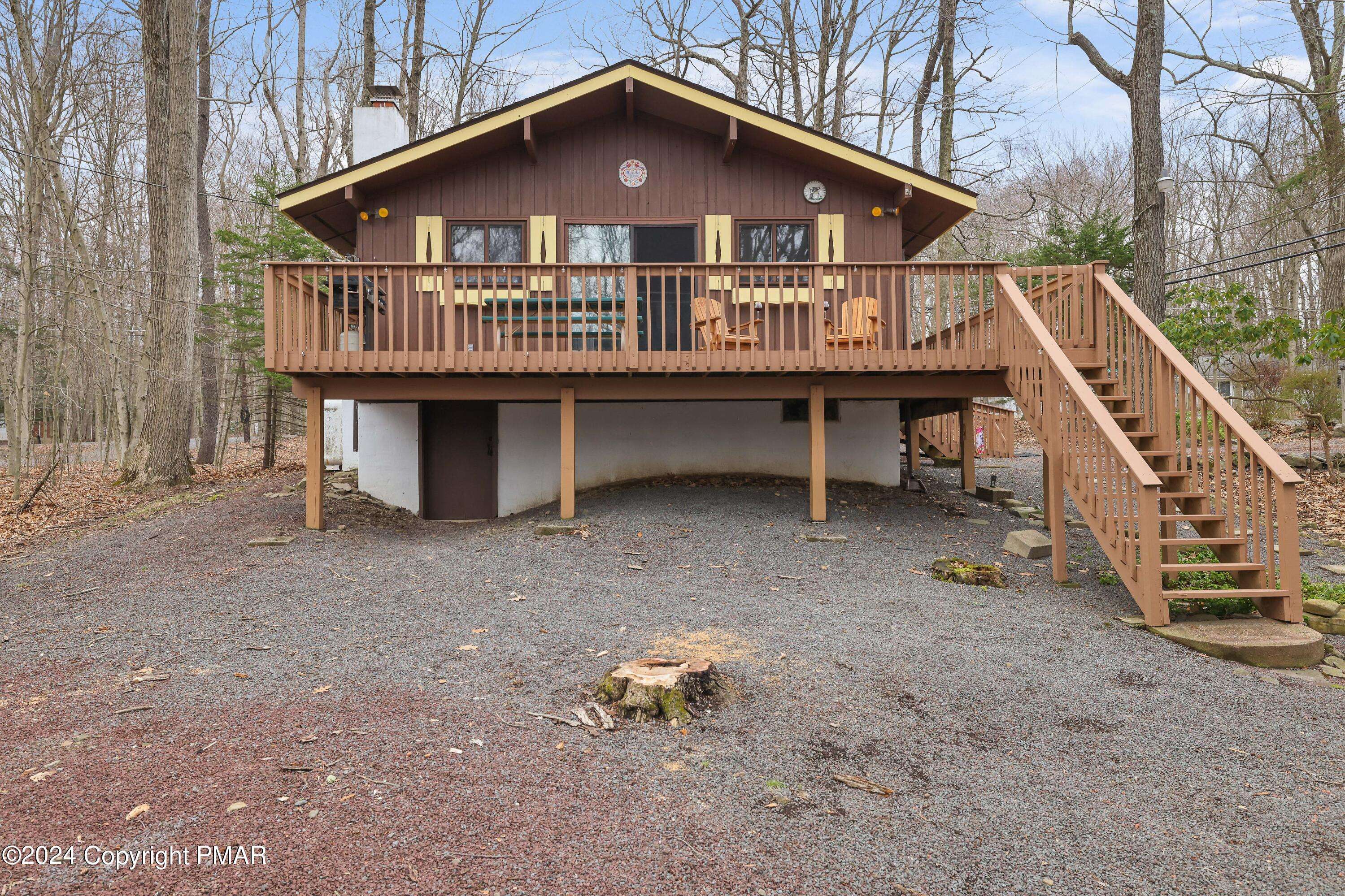 145 MOUNTAIN VIEW DR, Pocono Lake, PA 18347