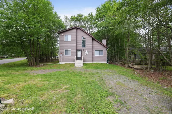 9183 Buttonwood CT, Tobyhanna, PA 18466