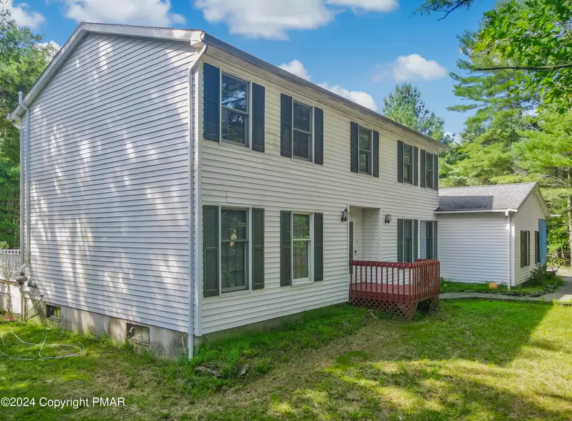 1219 Sherwood Forest RD, Stroudsburg, PA 18360