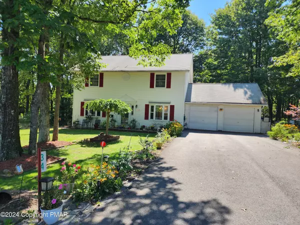 34 Heath LN, Mount Pocono, PA 18344