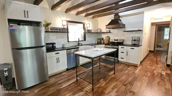 Buck Hill Falls, PA 18323,104 Haverhill RD