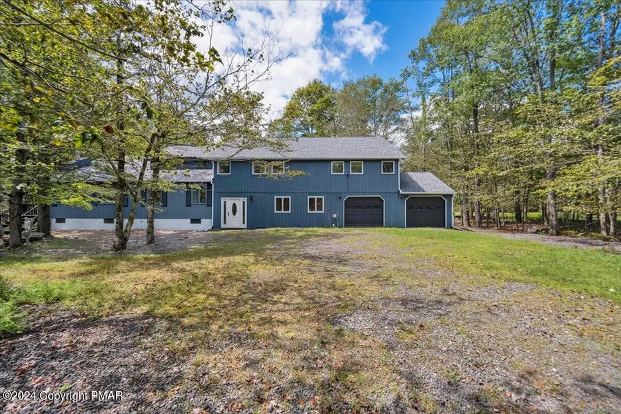 23 Lisa LN, Gouldsboro, PA 18424