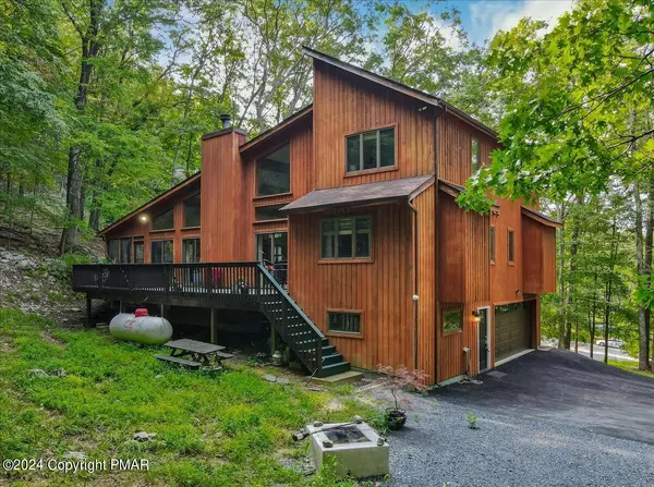 Bushkill, PA 18324,115 Westbury CT