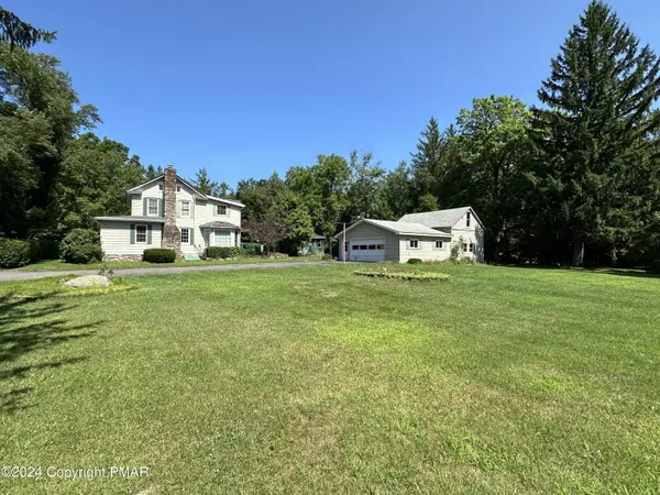 184 Hypsie Gap RD, Stroudsburg, PA 18360