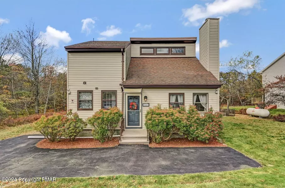 703 Clearview DR, Long Pond, PA 18334