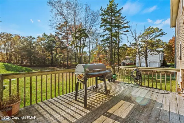 Long Pond, PA 18334,1042 Clover RD