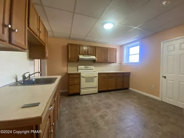 Lehighton, PA 18235,406 Mahoning ST #Apt 2