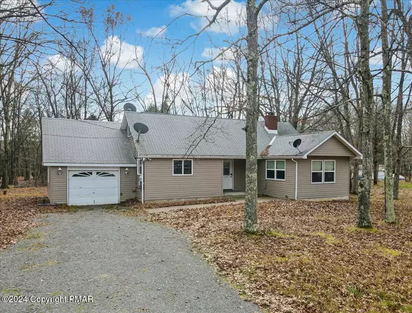 144 N Shore DR, Albrightsville, PA 18210