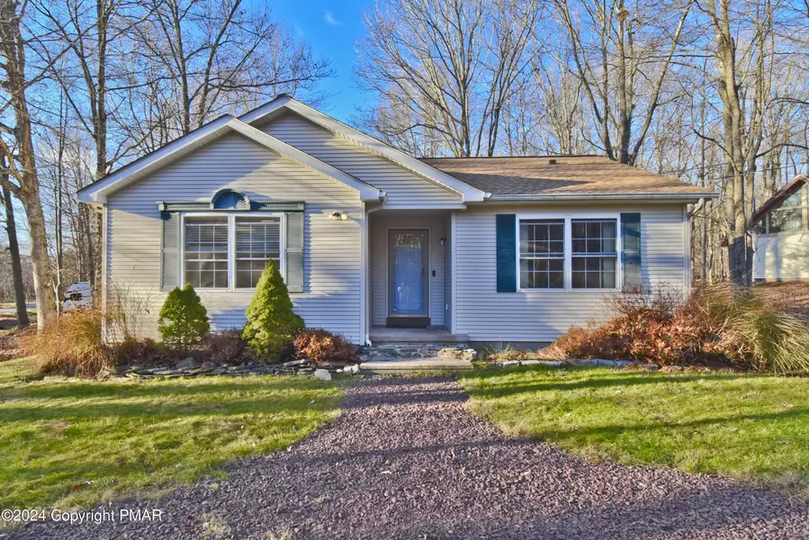 332 Brier Crest RD, Blakeslee, PA 18610