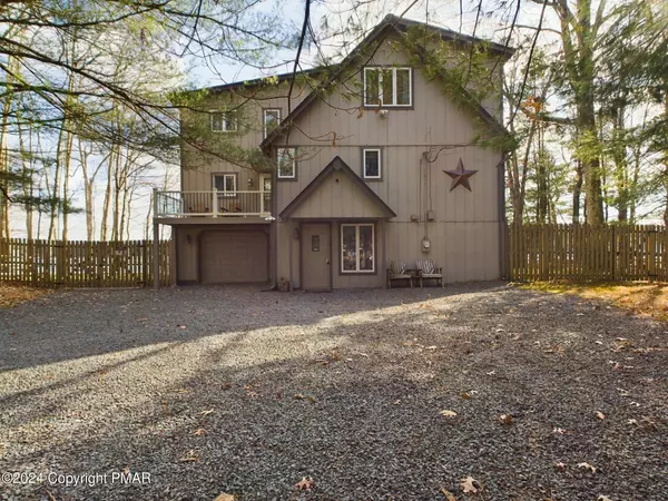 178 N Arrow DR, Pocono Lake, PA 18347