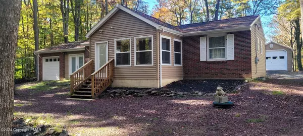 113 Cardinal DR, Pocono Lake, PA 18347