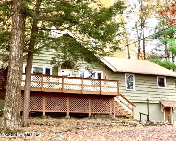 14 Birchwood RD, Lake Harmony, PA 18624