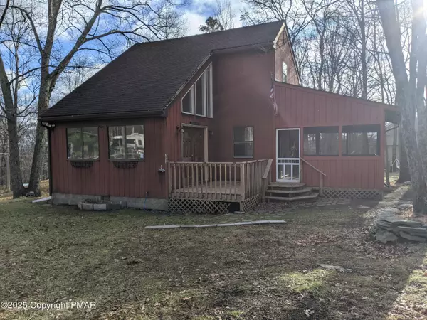 205 Suter DR, Bushkill, PA 18324