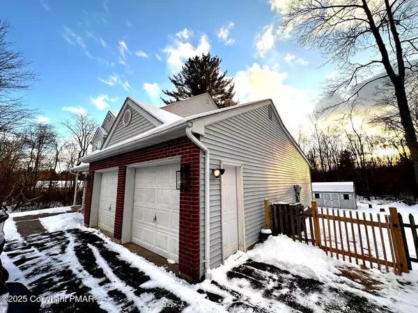 Blakeslee, PA 18610,299 Scenic DR