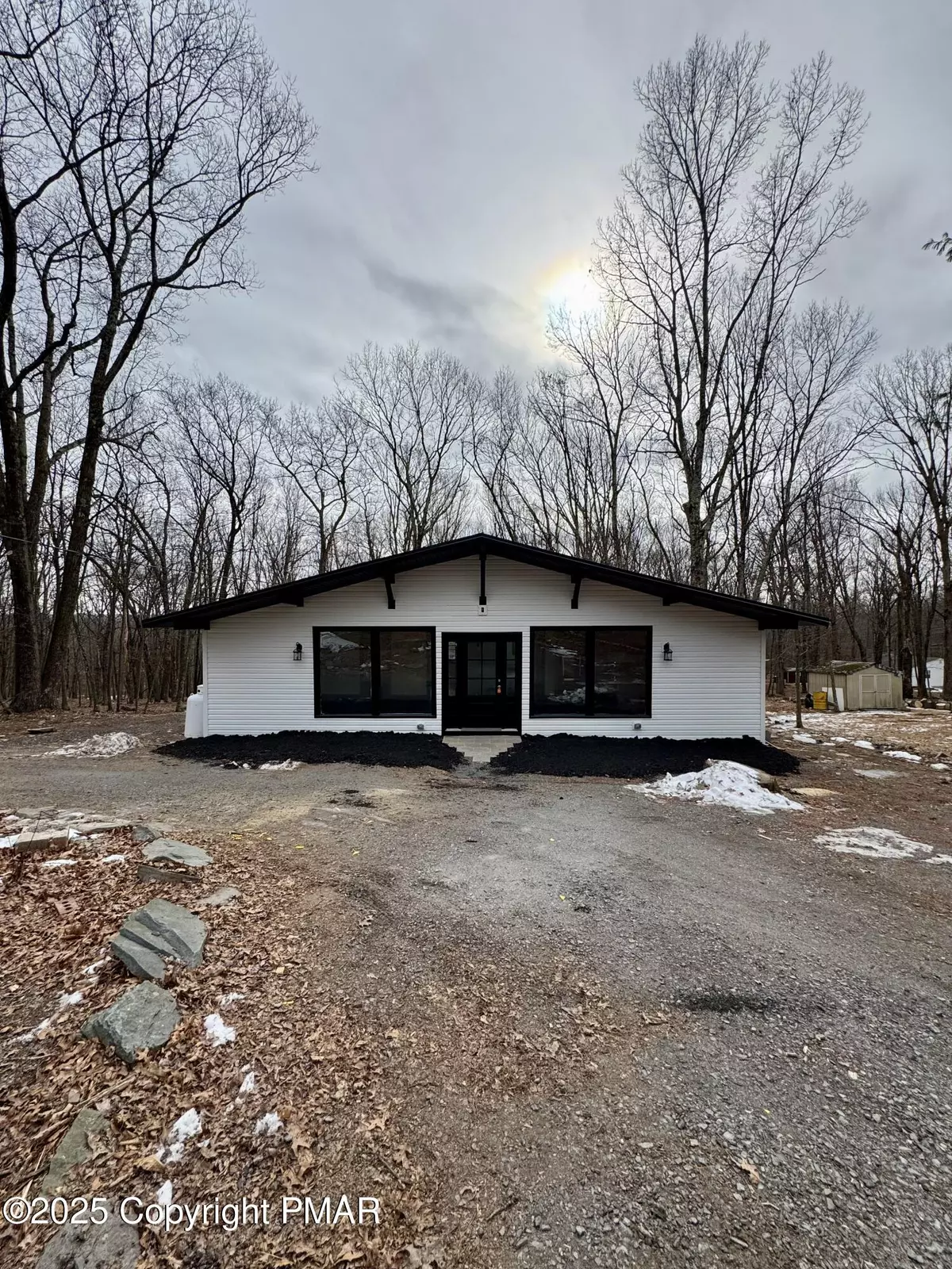 Bushkill, PA 18324,116 Hummingbird TRL