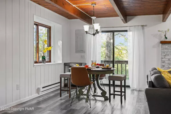 Bushkill, PA 18324,214 Regent ST