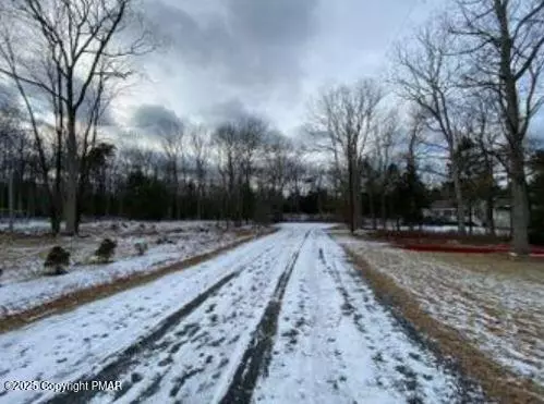 Dingmans Ferry, PA 18328,126 Weasel RD