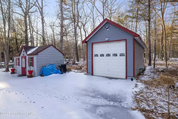 Dingmans Ferry, PA 18328,103 Yvonne CT