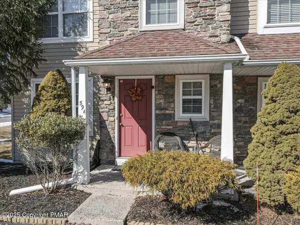 59A Lower Ridge View CIR, East Stroudsburg, PA 18302