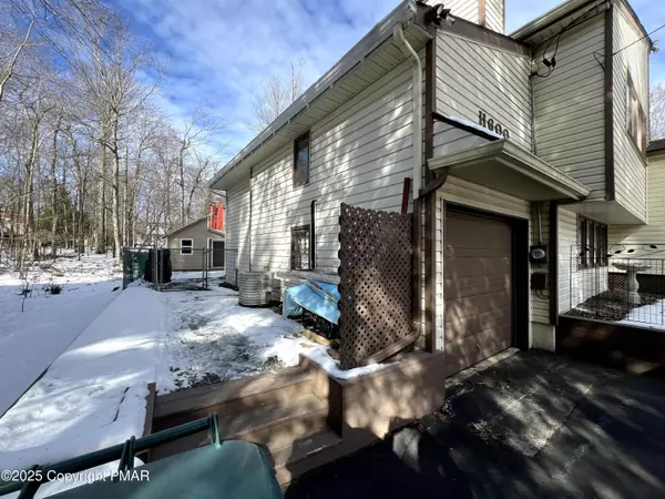 Tobyhanna, PA 18466,8495 Bumble Bee WAY