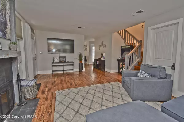 East Stroudsburg, PA 18301,40 Palmer DR #A