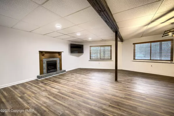 Albrightsville, PA 18210,23 Van Doren Mews