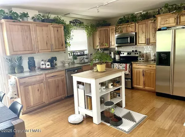 Bushkill, PA 18324,1121 Steele CIR