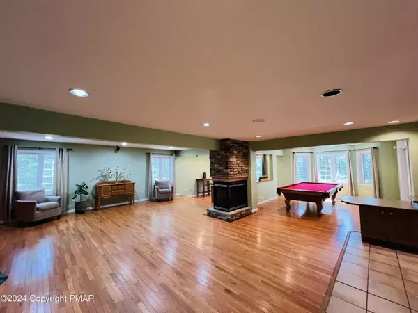 Tobyhanna, PA 18466,2532 Country Club DR