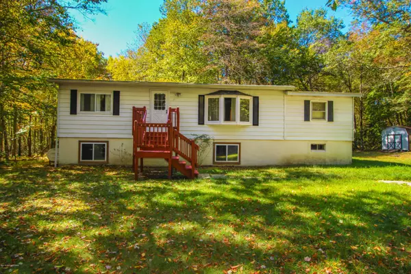 Long Pond, PA 18334,141 Spring TER