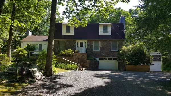 146 Mud Run RD, Cresco, PA 18326