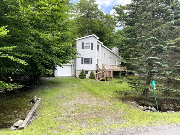 1589 Black Birch WAY, Tobyhanna, PA 18466