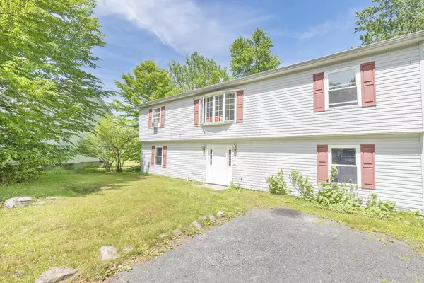 Tobyhanna, PA 18466,2253 Whippoorwill DR