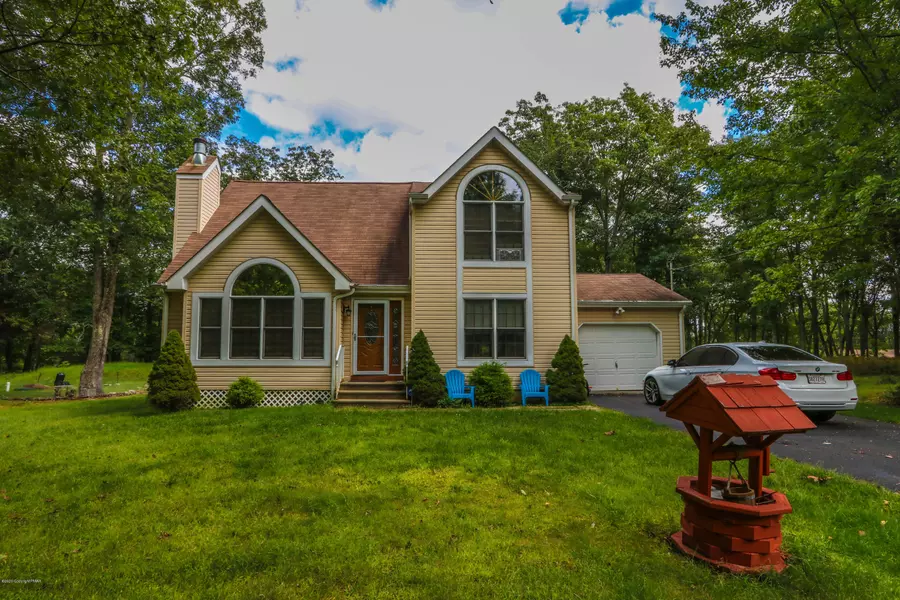 1401 Bear DR, Bushkill, PA 18324