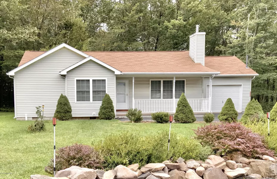 1227 Fern DR, Pocono Summit, PA 18466