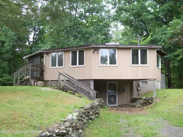 109 Stag Ct, Bushkill, PA 18324