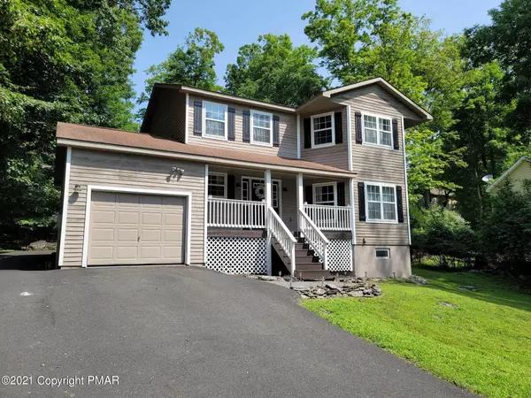 2111 Hemlock LN, East Stroudsburg, PA 18302