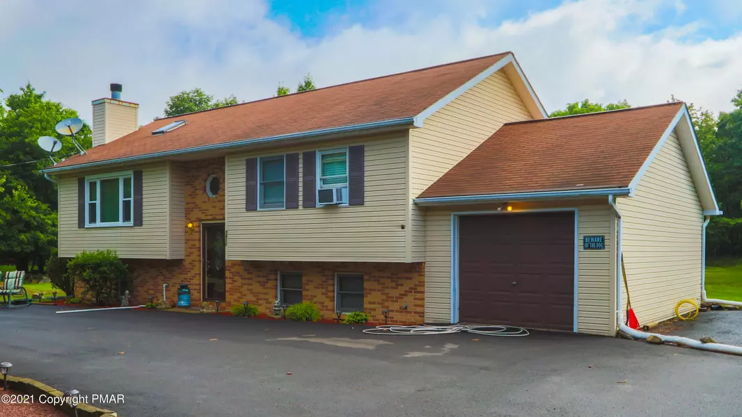 2860 Yellowstone DR, Blakeslee, PA 18610