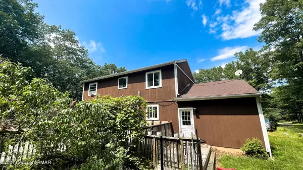 Bushkill, PA 18324,3147 Bluebird DR