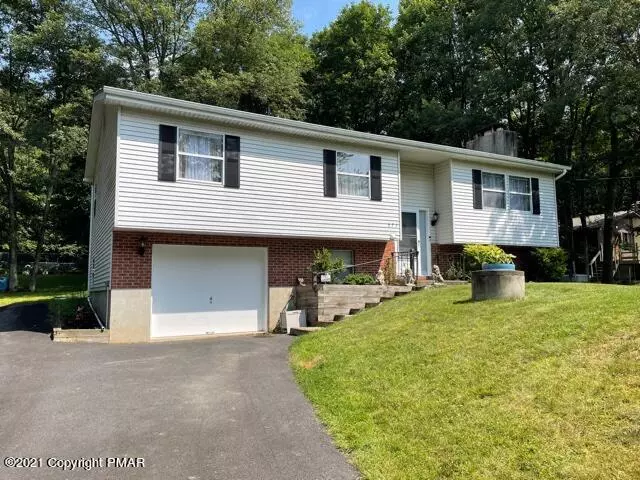 271 N Shore DR, Albrightsville, PA 18210