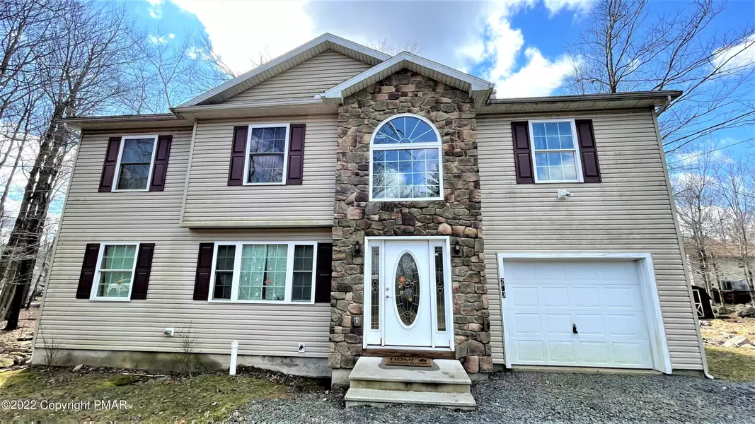 7385 Ventnor DR, Tobyhanna, PA 18466