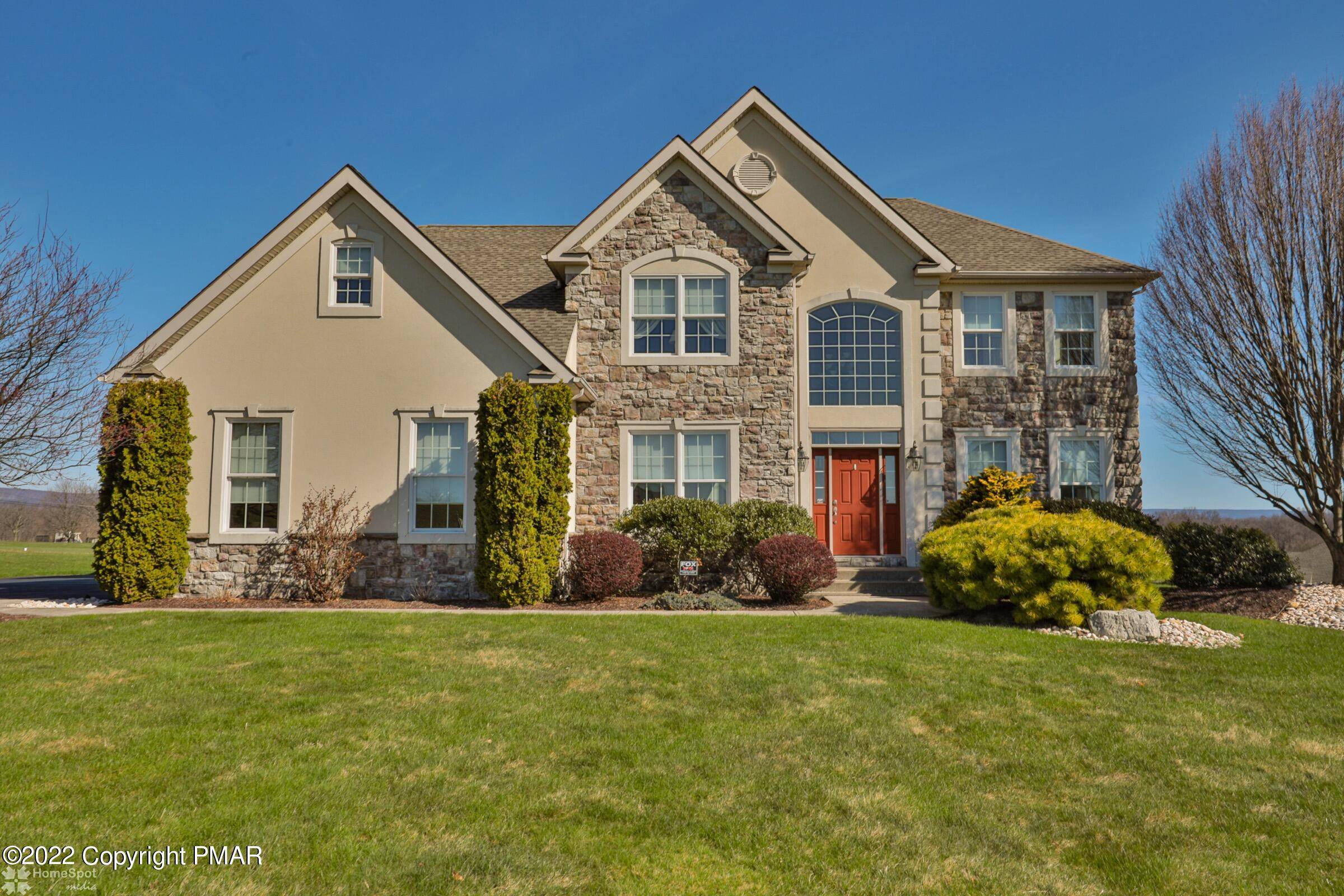 24 Evening Star LN, Bangor, PA 18013