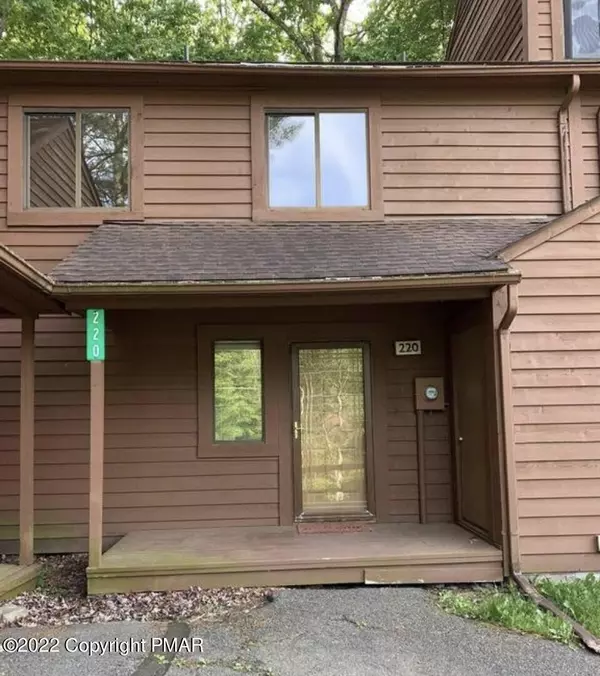 220 Sterling CT, Bushkill, PA 18324