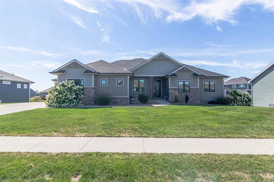 1113 Ridgetop Drive, Huxley, IA 50124